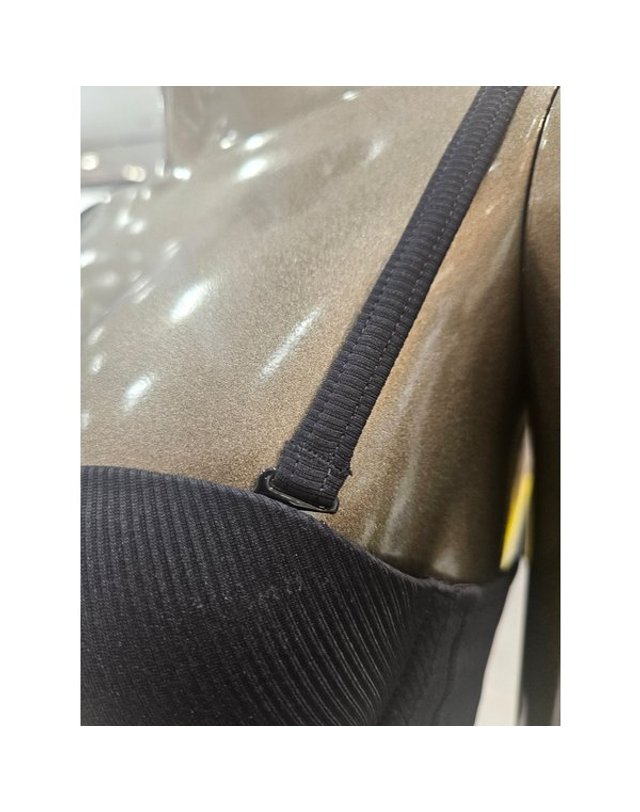 원더브라 [갤러리아] 블랙 반컵 와이어 브라(75A~85D)WBWBR5O18T 착용컷