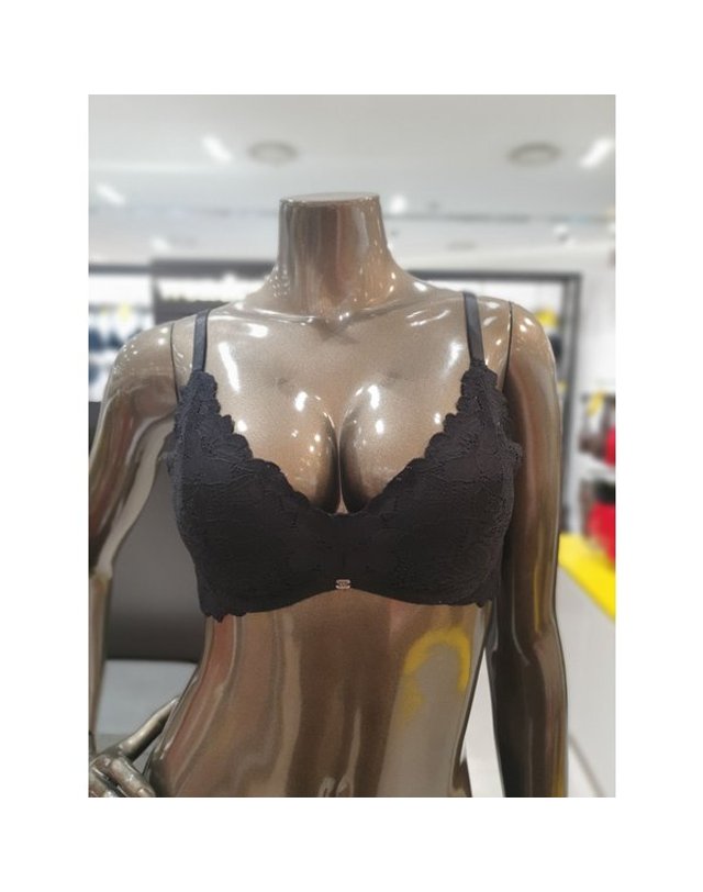 원더브라 [갤러리아] 베이지 퍼팩트 소프트 노와이어 브라(A~C컵) WBWBR3I14T 착용컷