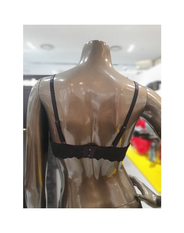 원더브라 [갤러리아] 베이지 퍼팩트 소프트 노와이어 브라(A~C컵) WBWBR3I14T 착용컷