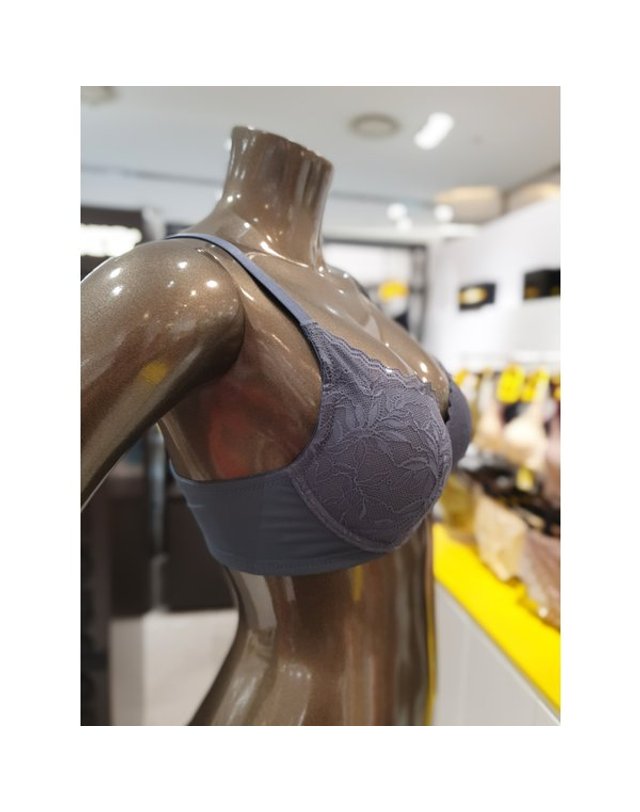 원더브라 [갤러리아] 네이비 매직 노와이어 볼륨브라(70A,70B,A~D컵)WBWBR3M42T 착용컷