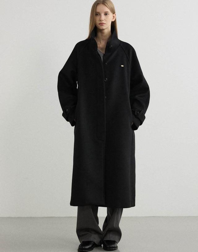 아워호프 하이넥 벨티드 래글런 울 코트 - 블랙 착용컷