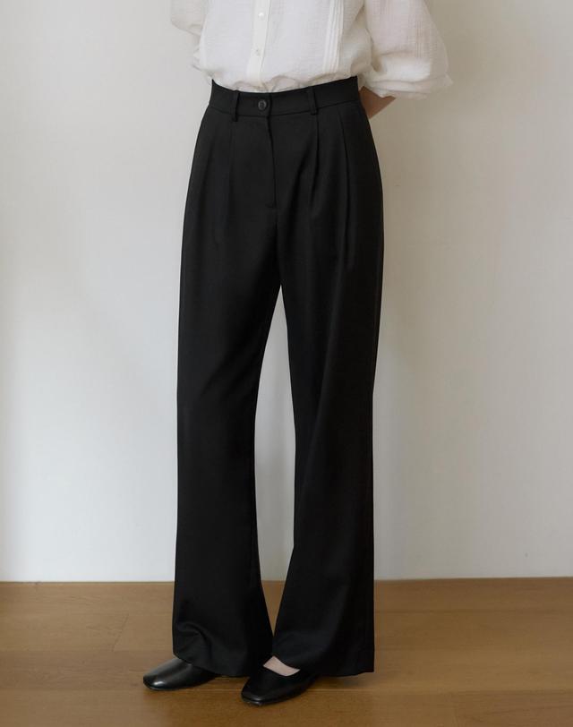 아워호프 SPPT09 에센셜 투턱 와이드 슬랙스 - Black 착용컷