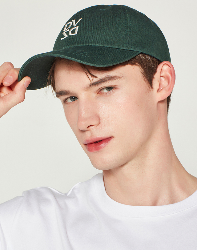 데이브앤데이즈 SIGNITURE BALLCAP (GREEN) 그린 착용컷