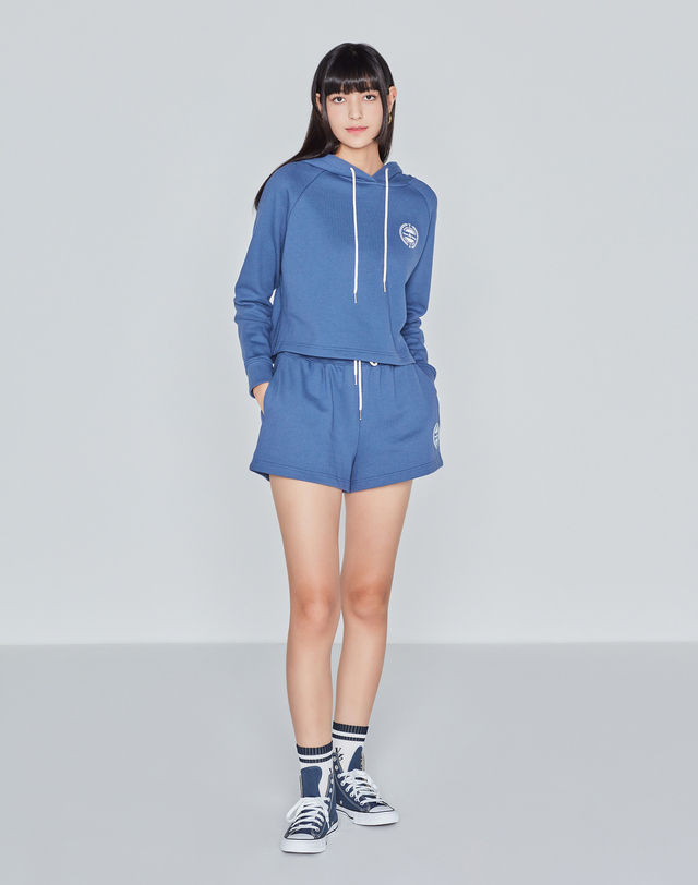 데이브앤데이즈 CROP HOODIE (BLUE) 블루 착용컷