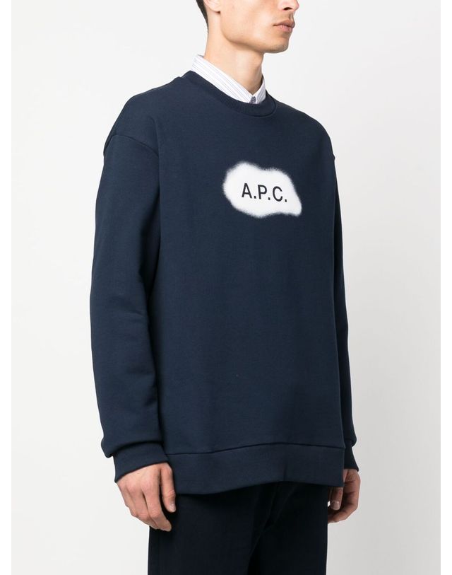 아페세 23FW 23FW 아페쎄 남성 알라스터 로고 스웨트셔츠 네이비 COEIP H27825 IAK STK 착용컷