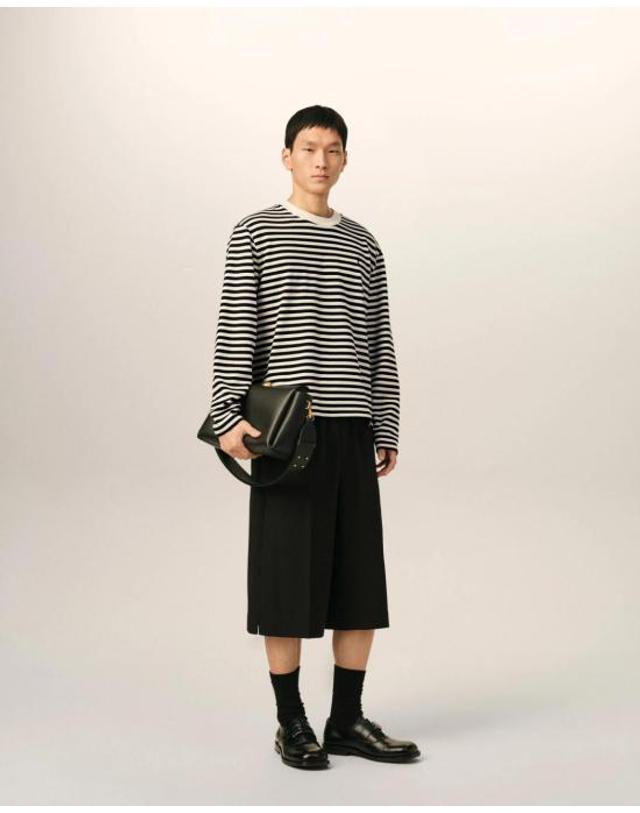 아미 [명품] 26FW 아미 긴팔 티셔츠 UTS414 JE0241 044 BLACK IVORY DOM 착용컷