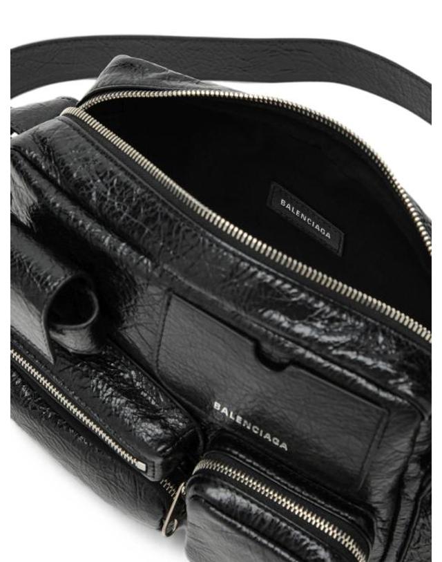 발렌시아가 [명품] 26FW 발렌시아가 수퍼비지 카메라백 A000L6 210C8 1000 BLACK DOM 착용컷