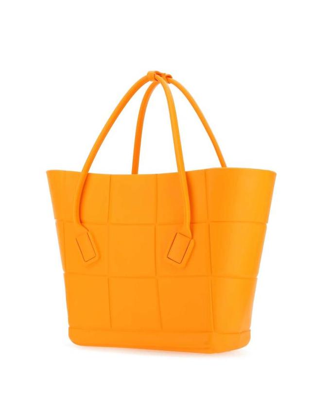 보테가 베네타 22SS 보테가베네타 인트레치아토 토트백 690689V14I0 7010 Orange BPG 착용컷