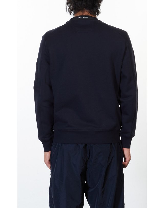 씨피 컴퍼니 21FW CP컴퍼니 남성 플리스 스웻셔츠 네이비 11CMSS055A005086W 888 STK 착용컷