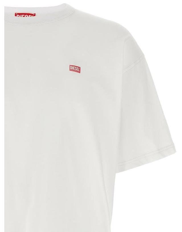 디젤 [명품] 26SS 디젤 T 박스트 R30 스몰 로고 티셔츠 A16400 0QIAM 100 MULTICOLOR DOM 착용컷