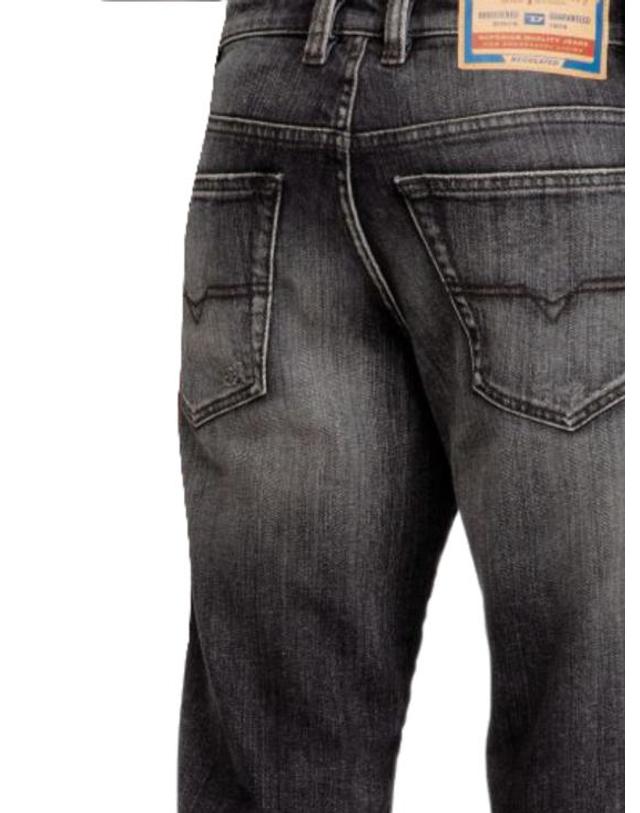 디젤 [명품] 26SS 디젤 데님 팬츠 A15797 0ADBU 02 BLACK DOM 착용컷