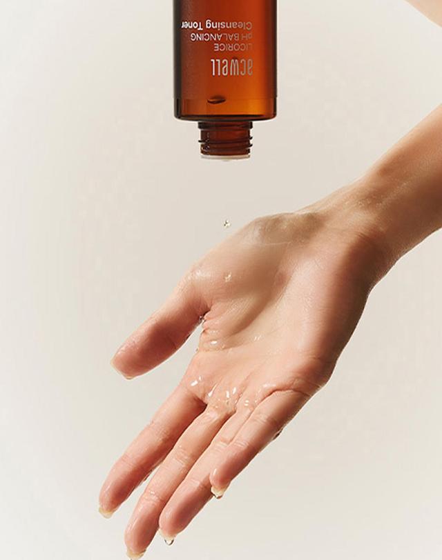 아크웰 감초수 PH밸런싱 클렌징 토너 150ml 착용컷