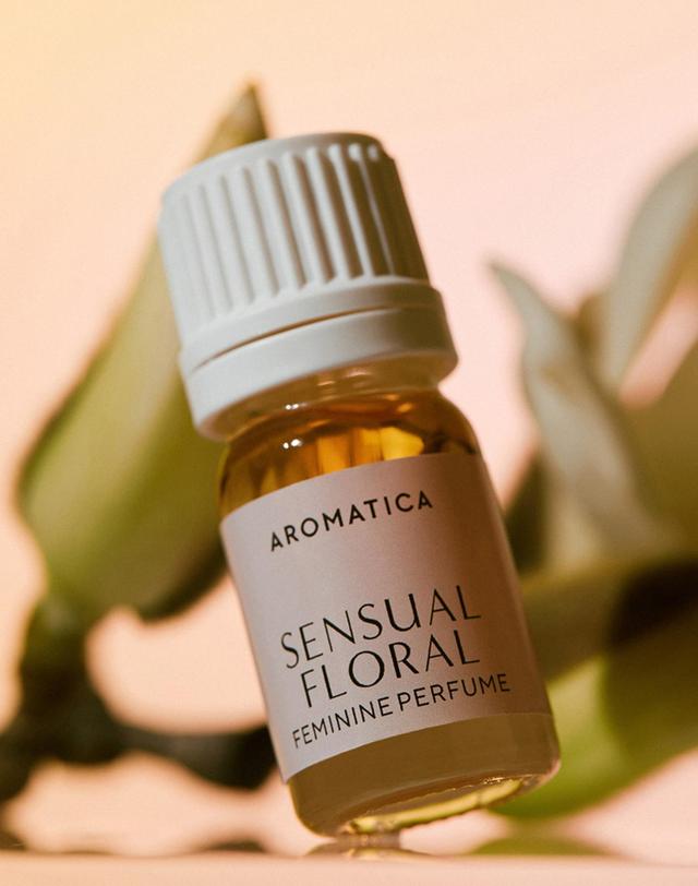 아로마티카 퓨어 앤 소프트 페미닌 퍼퓸 5ml (센슈얼 플로럴/스윗프루티/미스틱허벌 택1) 착용컷