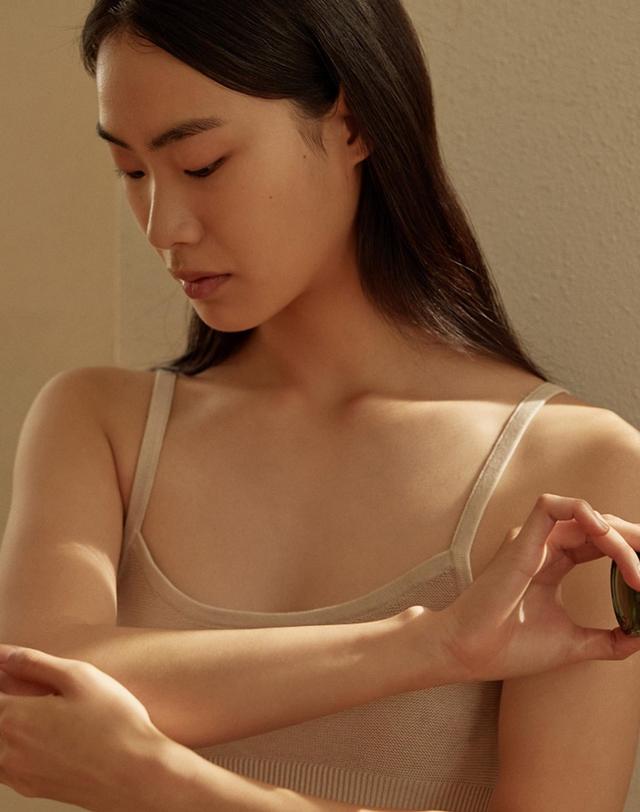 아로마티카 [스트레스완화] 언버든 스트레스 릴리프 밤 17g 착용컷