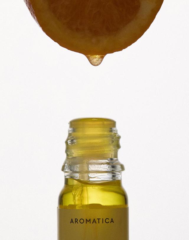 아로마티카 퓨어 앤 소프트 여성청결제 300ml 2개+페미닌 멀티퍼퓸(택1) 착용컷