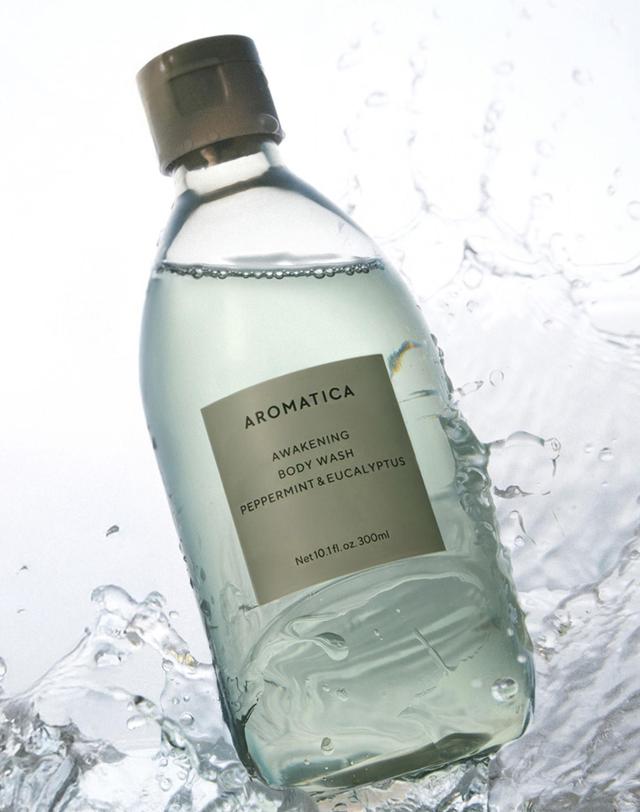 아로마티카 어웨이크닝 바디워시 페퍼민트&유칼립투스 300ml 착용컷