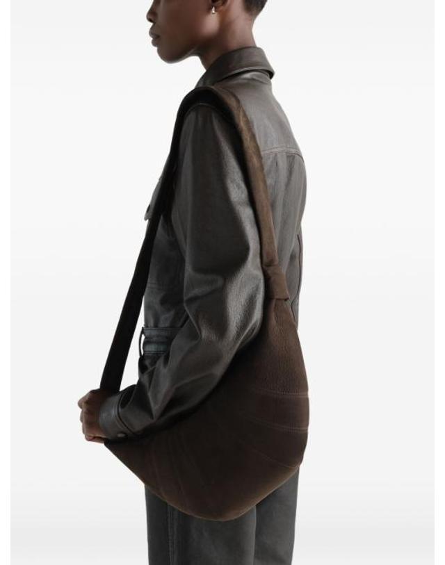 르메르 [명품] 26FW 르메르 미디움 크루아상 알파카 누벅 백 BG0235 LL0189 007 EBONY BROWN DOM 착용컷