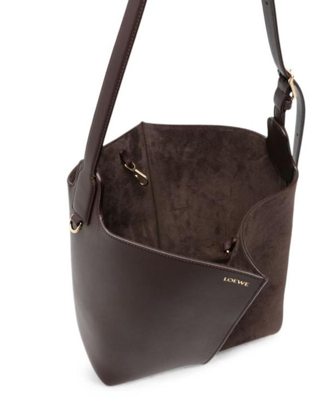 로에베 [명품] 26FW 로에베 미디엄 빌바오 버킷백 A418WRPX01 0018 DARK CHESTNUT DOM 착용컷