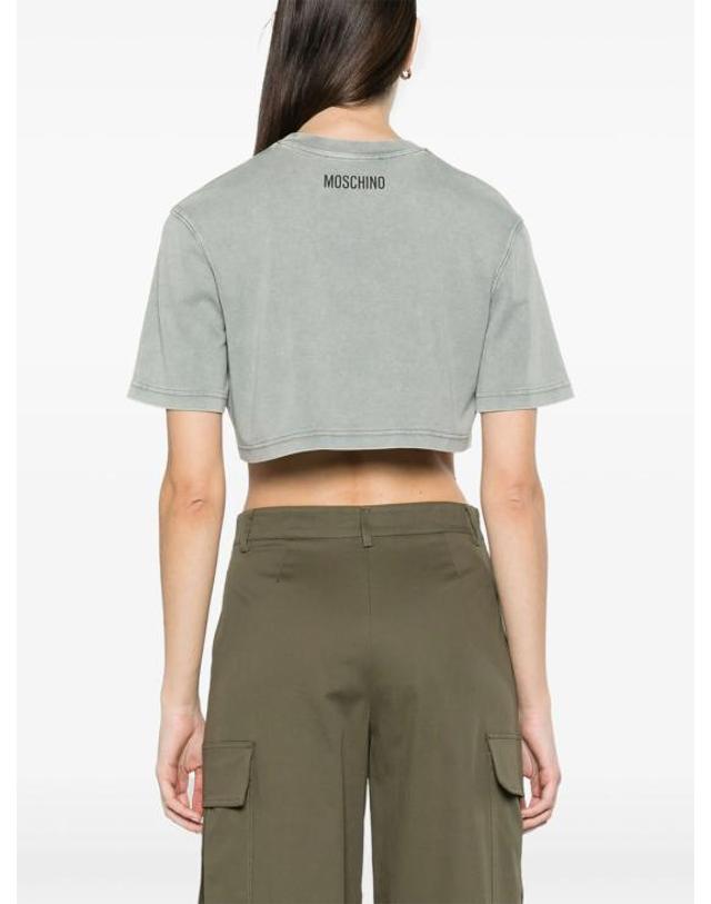 모스키노 24SS 모스키노 여성 텍스트 프린트 크롭 티셔츠 A07020442 1888 MULTI ONLY ONE COLOUR BPG 착용컷
