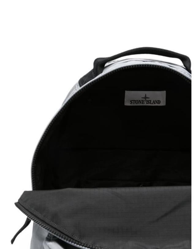 스톤아일랜드 [명품] 26FW 스톤 아일랜드 백팩 L2S15 9200016 S0251 V0049 ASH GREY DOM 착용컷