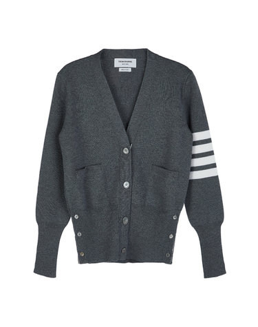 [명품] 26FW 톰브라운 파인 메리노 울 4바 클래식 V넥 가디건 FKC207A 00014 035 MED GRAY DOM