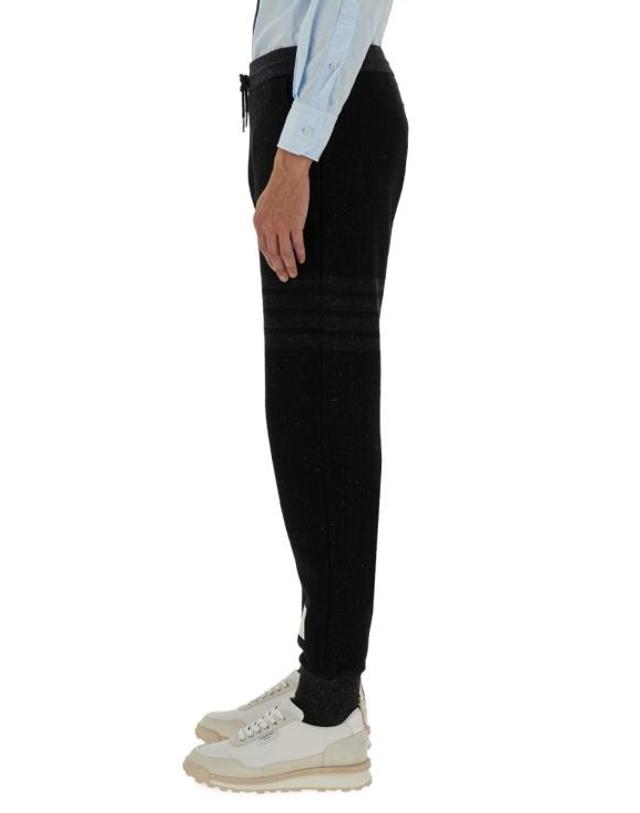 톰브라운 [명품] 톰브라운 트레이닝 조거 팬츠 MJQ199A J0142 001 BLACK DOM 착용컷