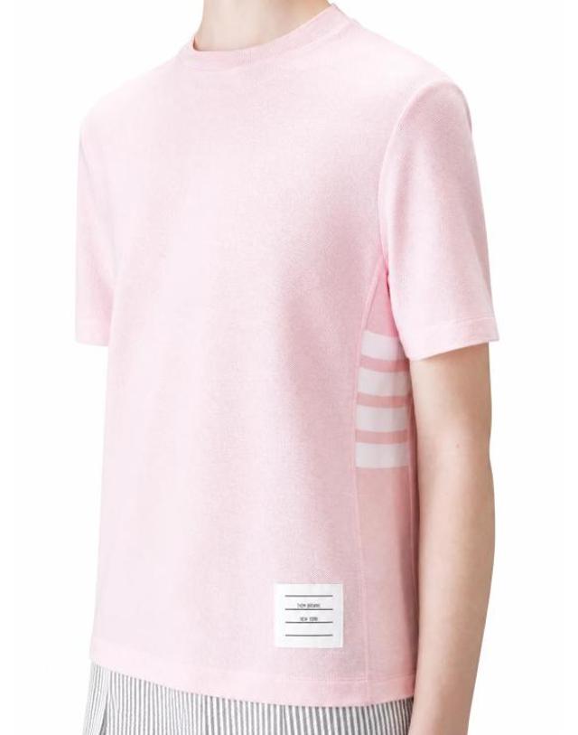 톰브라운 [명품] 26SS 톰브라운 클래식 피케 4바 티셔츠 FJS207A 00050 680 LIGHT PINK DOM 착용컷