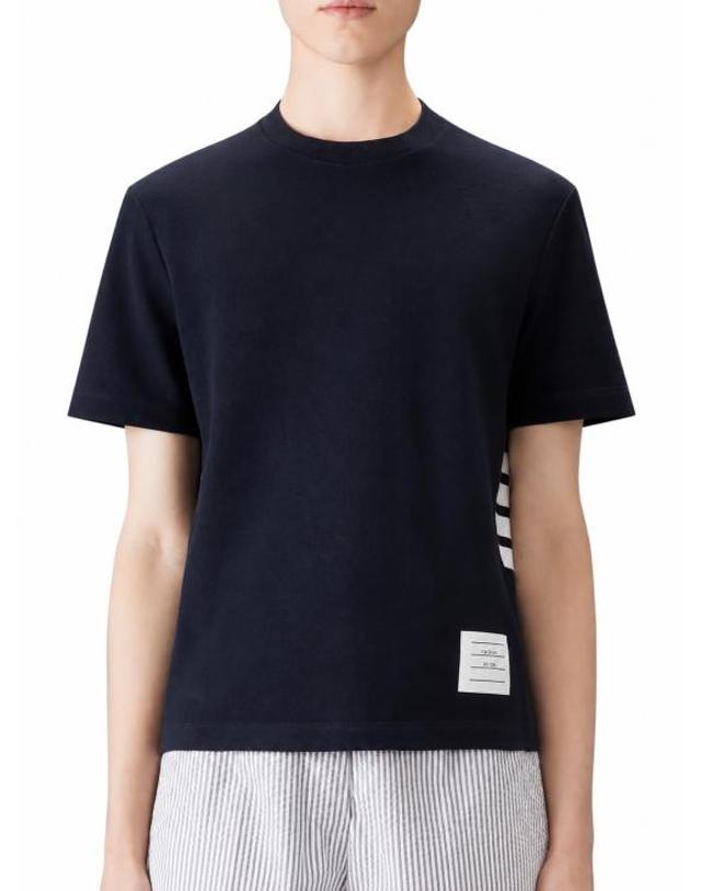 톰브라운 [명품] 26SS 톰브라운 클래식 피케 4바 티셔츠 FJS207A 00050 415 NAVY DOM 착용컷