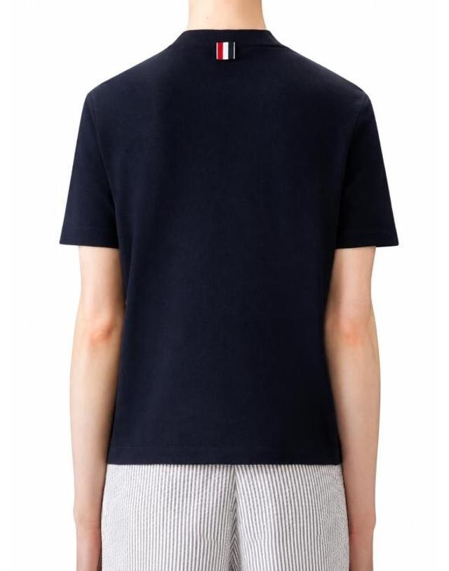톰브라운 [명품] 26SS 톰브라운 클래식 피케 4바 티셔츠 FJS207A 00050 415 NAVY DOM 착용컷