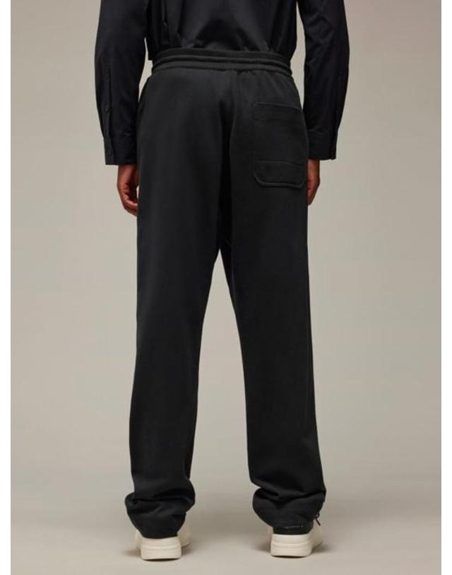 와이쓰리 24SS 와이쓰리 남성 블랙 스트레이트 스웨트 팬츠 IV5574 BLACK BPG 착용컷