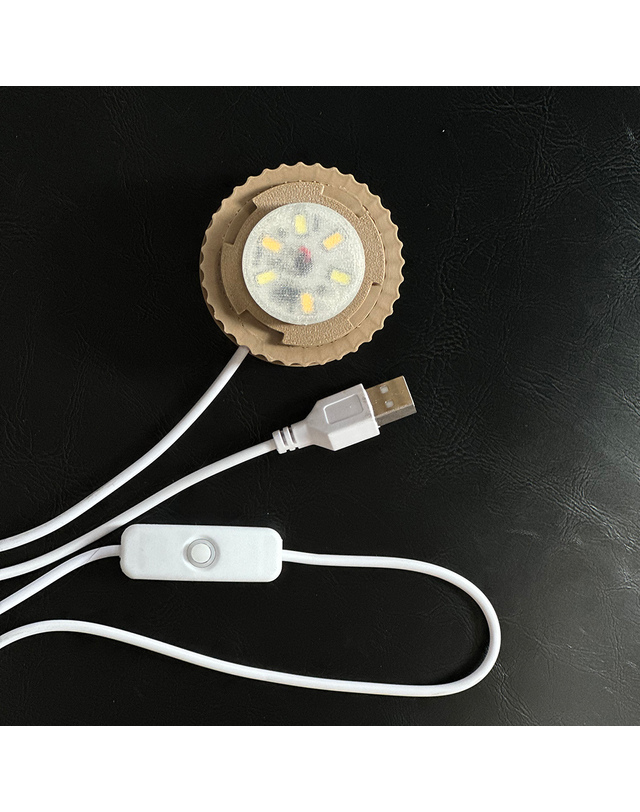캠핑덕 [캠핑덕] 골제로 랜턴 쉐이드 소프트 USB 캠핑 랜턴 LED 조명 감성 무드등 착용컷