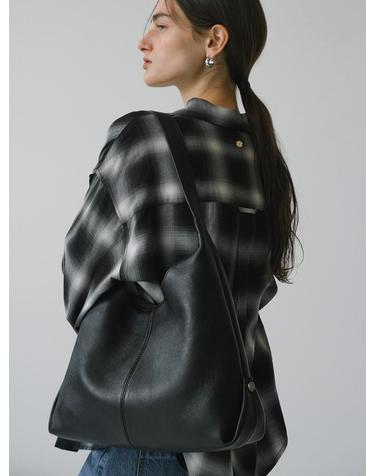 SIAC3076 Lambskin Flow Bag L_Black