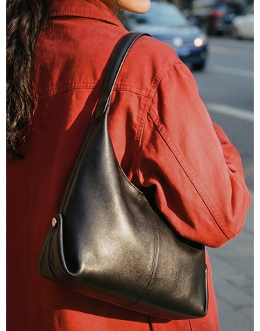 SIAC3076 Lambskin Flow Bag M_Black