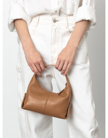 SIAC3076 Lambskin Flow Bag S_Camel