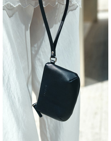 SIAC3124 Loop Leather Mini Pouch_Black