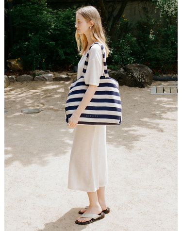SIAC3131 Big ST Maree Tote_Navy