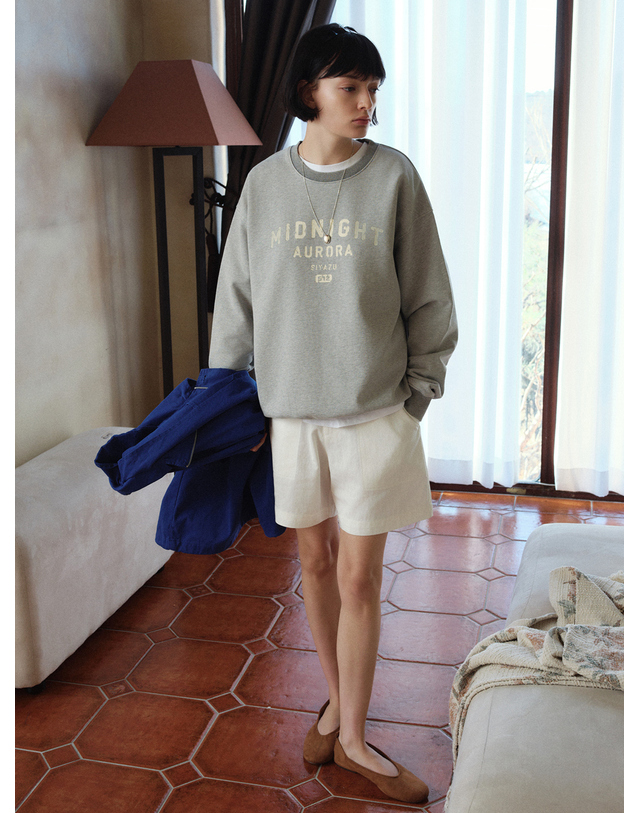 시야쥬 SITP5252 MIDNIGHT AURORA 맨투맨_Melange gray 그레이 착용컷
