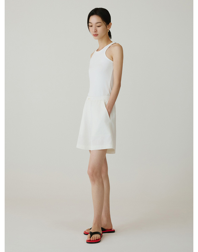 시야쥬 SITP5271 베이직 라운드넥 크롭 나시탑_Ivory 아이보리 착용컷
