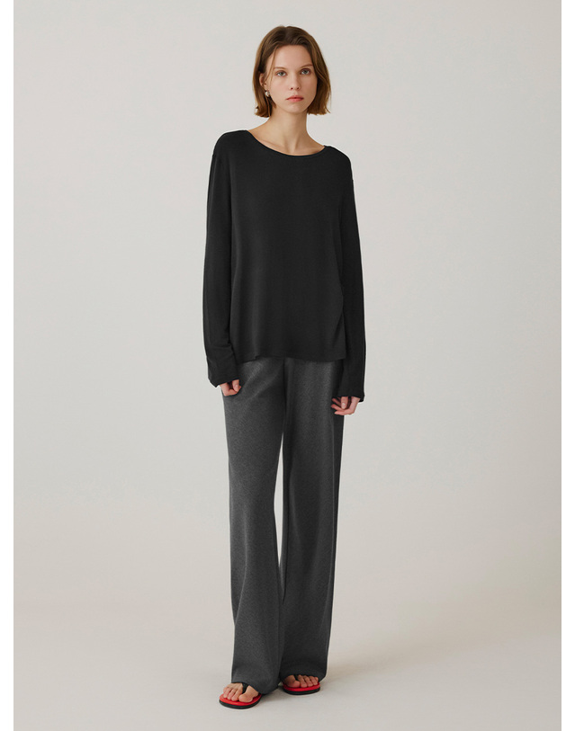 시야쥬 SITP5253 실키 루즈 핏 티셔츠_Black 블랙 착용컷
