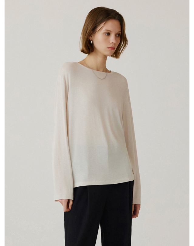시야쥬 SITP5253 실키 루즈 핏 티셔츠_Light beige 베이지 착용컷