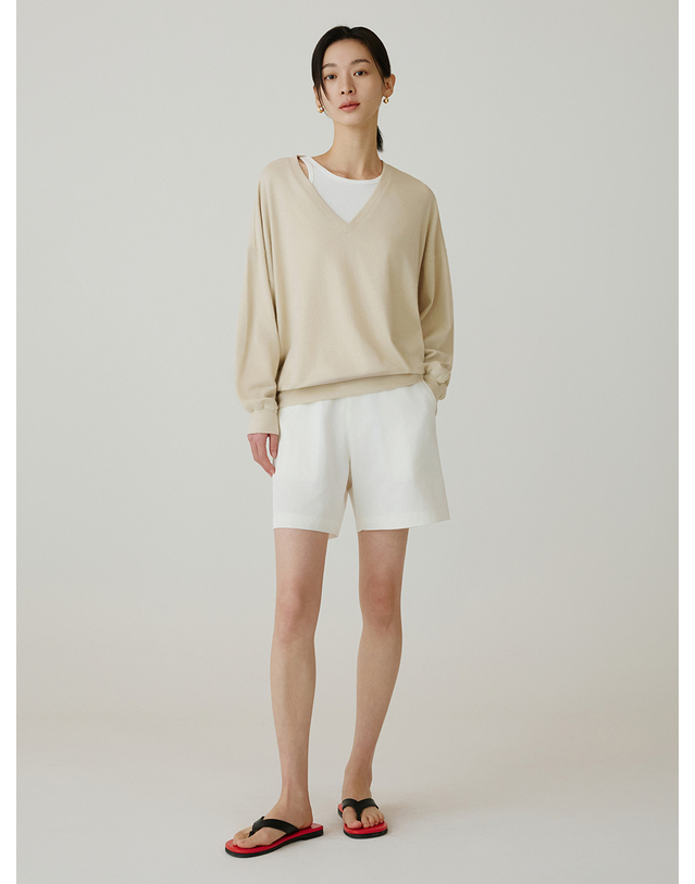 시야쥬 SITP5274 브이넥 가오리 컴포트 티셔츠_Light beige 베이지 착용컷