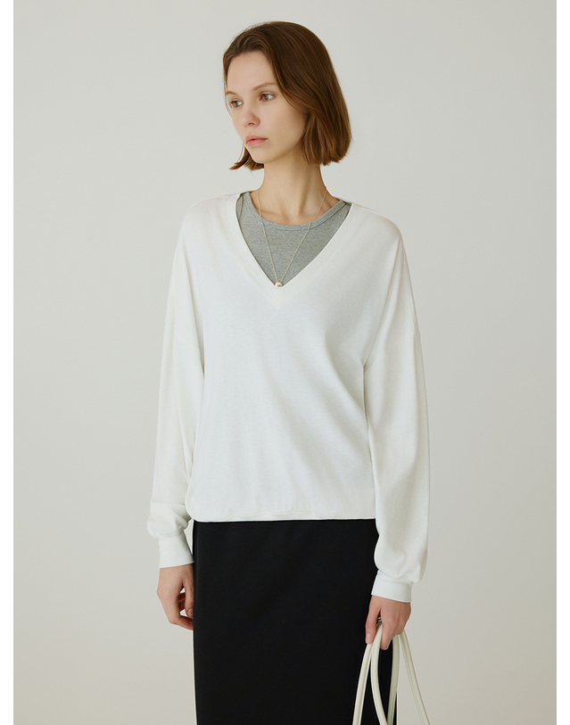 시야쥬 SITP5274 브이넥 가오리 컴포트 티셔츠_Ivory 아이보리 착용컷