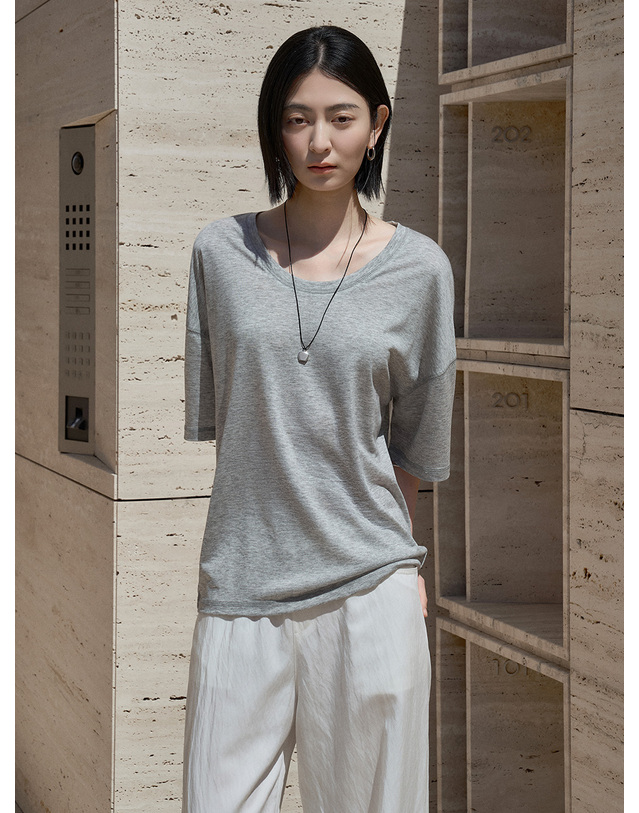 시야쥬 SITP5287 유넥 릴렉스 반팔 티셔츠_Melange gray 그레이 착용컷