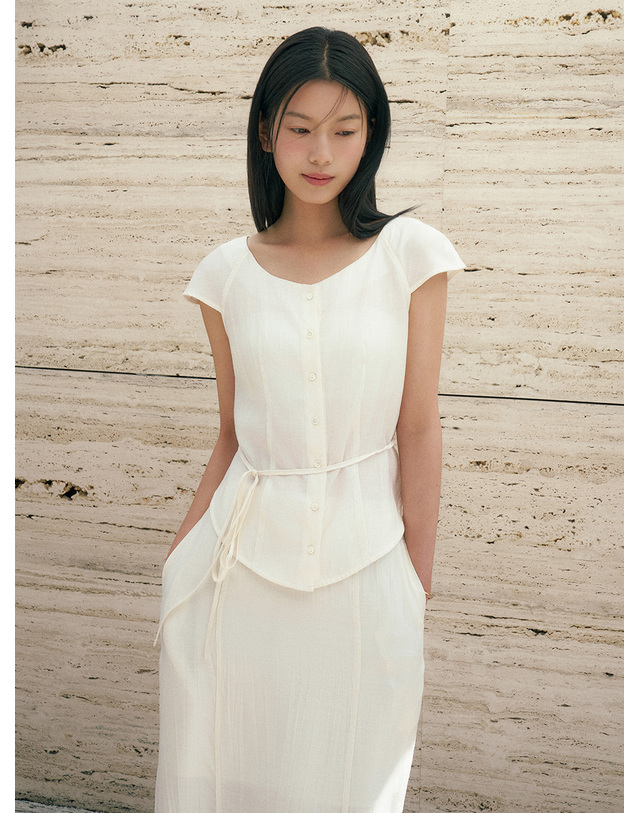 시야쥬 SITP5281 캡소매 링클 블라우스_Ivory 아이보리 착용컷
