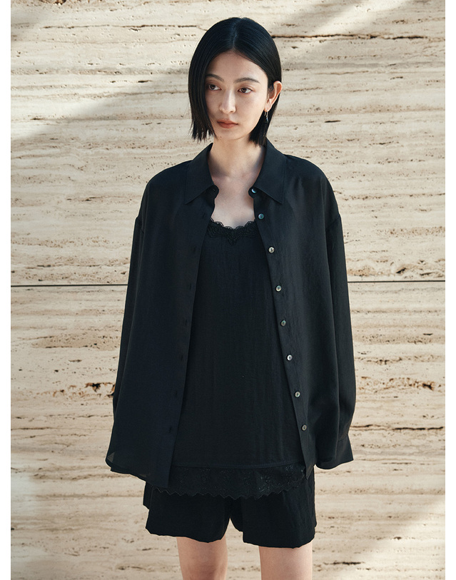 시야쥬 SITP5278 소프트 쉬어 썸머 셔츠_Black 블랙 착용컷