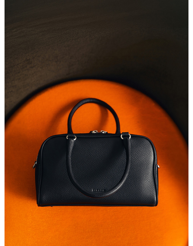 시야쥬 SIAC3141 Mini Puff Bag_Black 블랙 착용컷