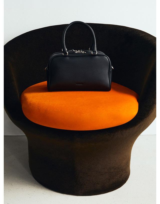 시야쥬 SIAC3141 Mini Puff Bag_Black 블랙 착용컷