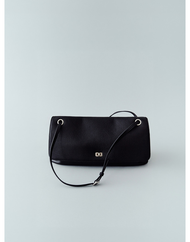 시야쥬 SIAC3140 Coree Bag_Black 블랙 착용컷