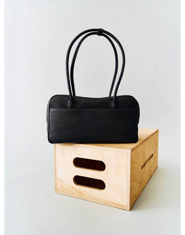 시야쥬 SIAC3137 Puff Bag_Black 블랙 착용컷