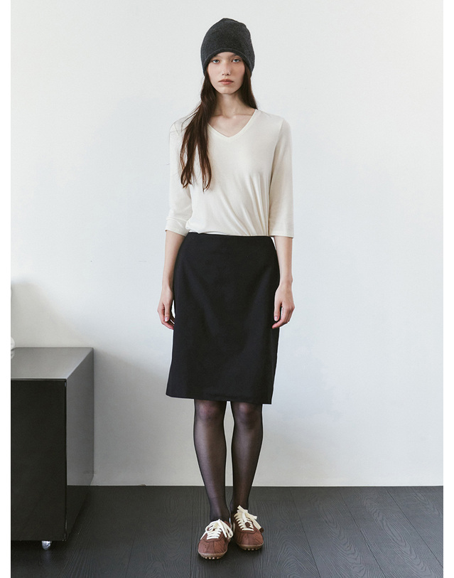 시야쥬 SITP5313 소프트 브이넥 7부 티셔츠_Ivory 아이보리 착용컷